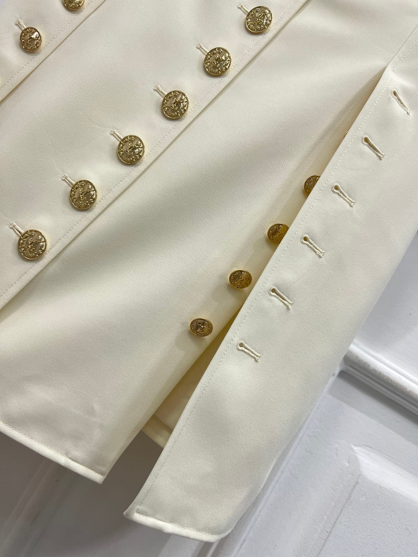 LV 25S ROUND NECK DRESS WITH METAL BUTTONS 262924