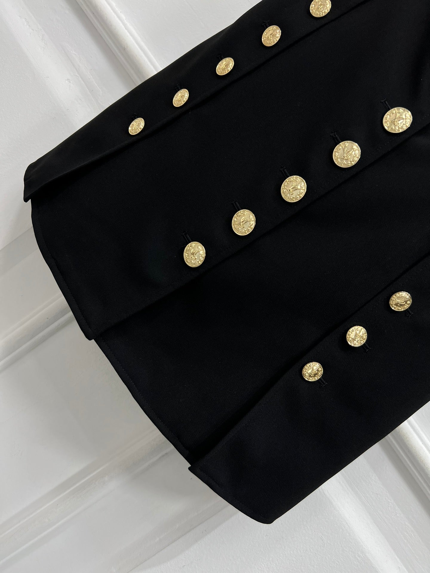 LV 25S ROUND NECK DRESS WITH METAL BUTTONS 262925