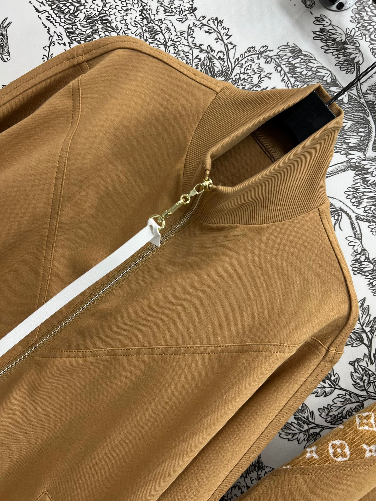 LV 25S ZIPPER JACKET WITH STANDING COLLAR 263107