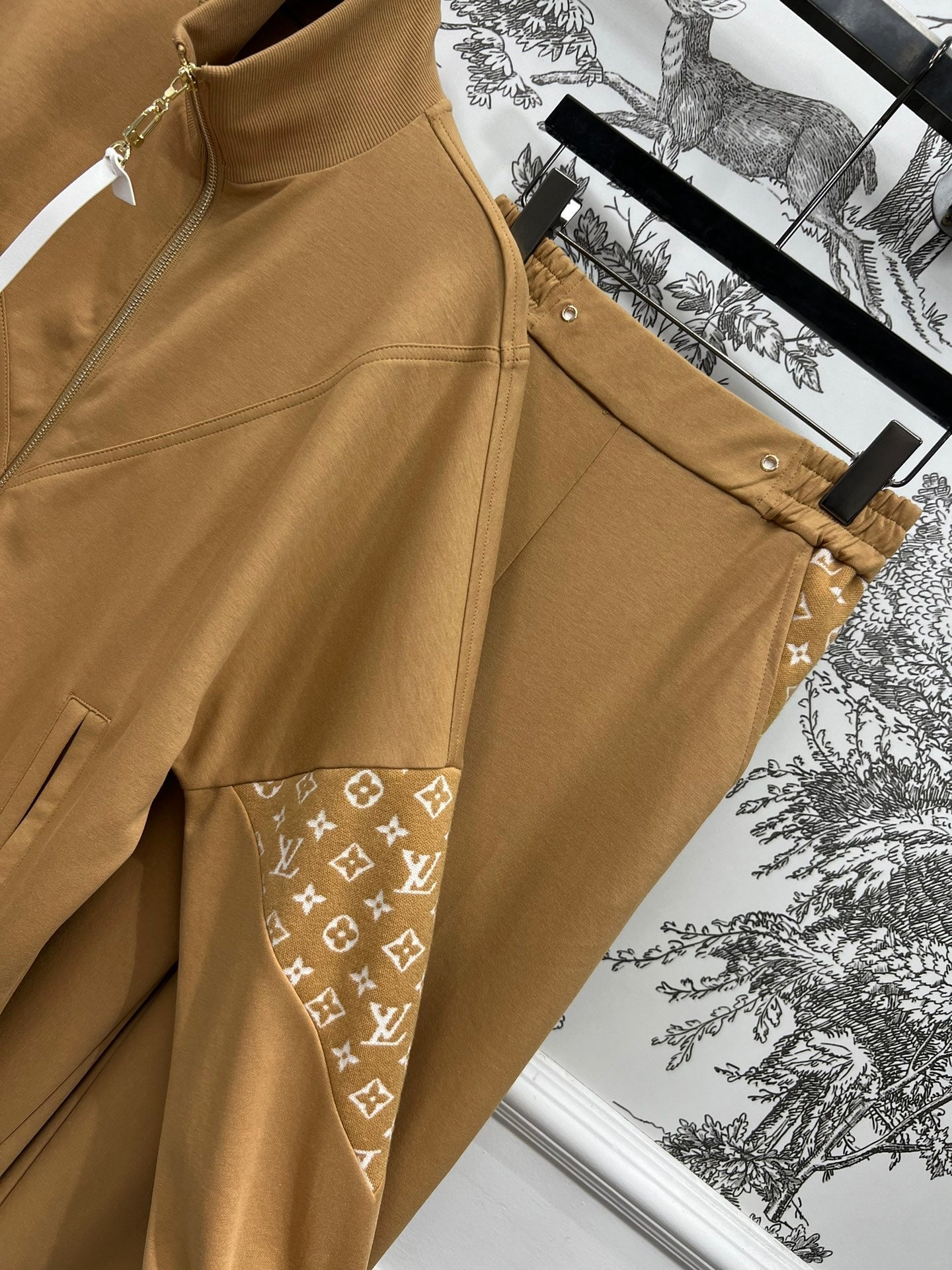 LV 25S ZIPPER JACKET WITH STANDING COLLAR 263107