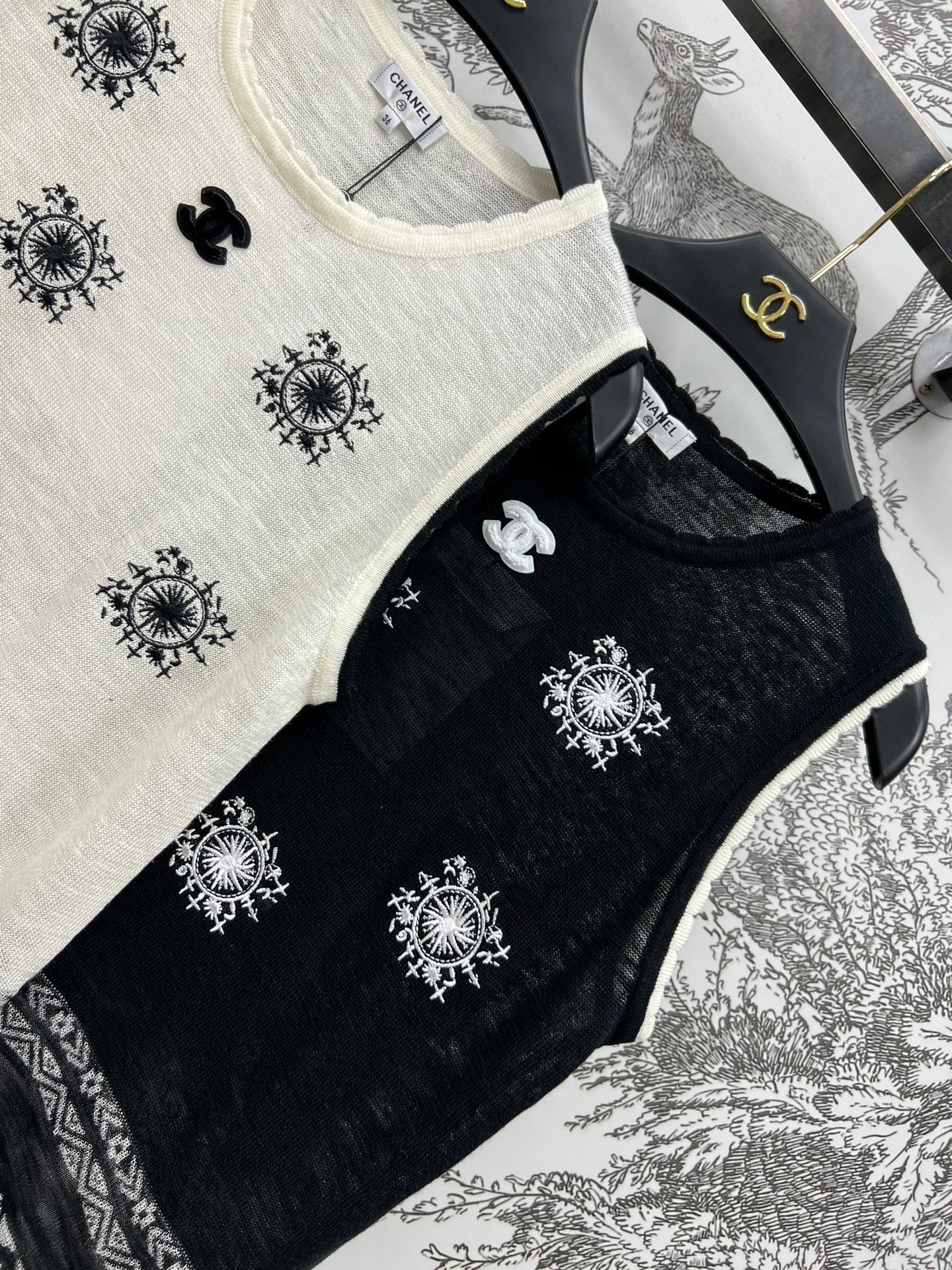 CC SLEEVELESS KNIT TOP 268560