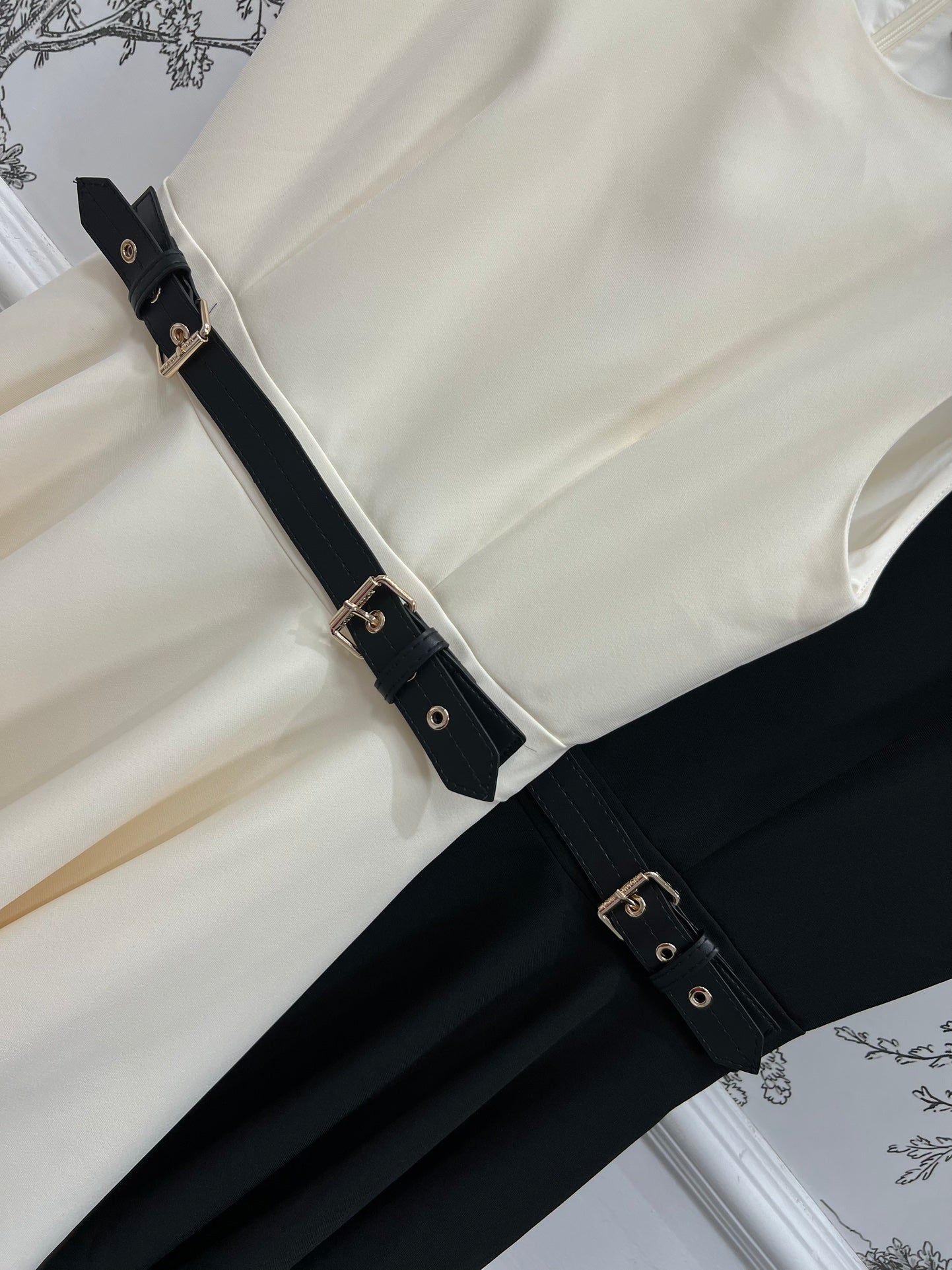 LV ASYMMETRICAL ELEGANT DRESS 268380