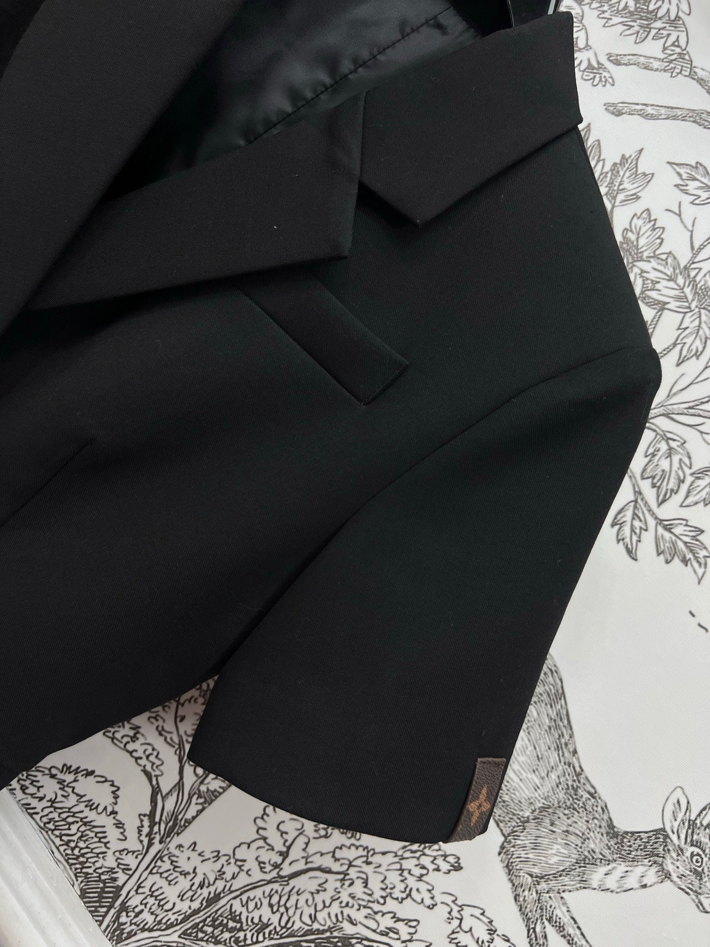 LV SHORT-SLEEVE BLAZER DRESS 274529