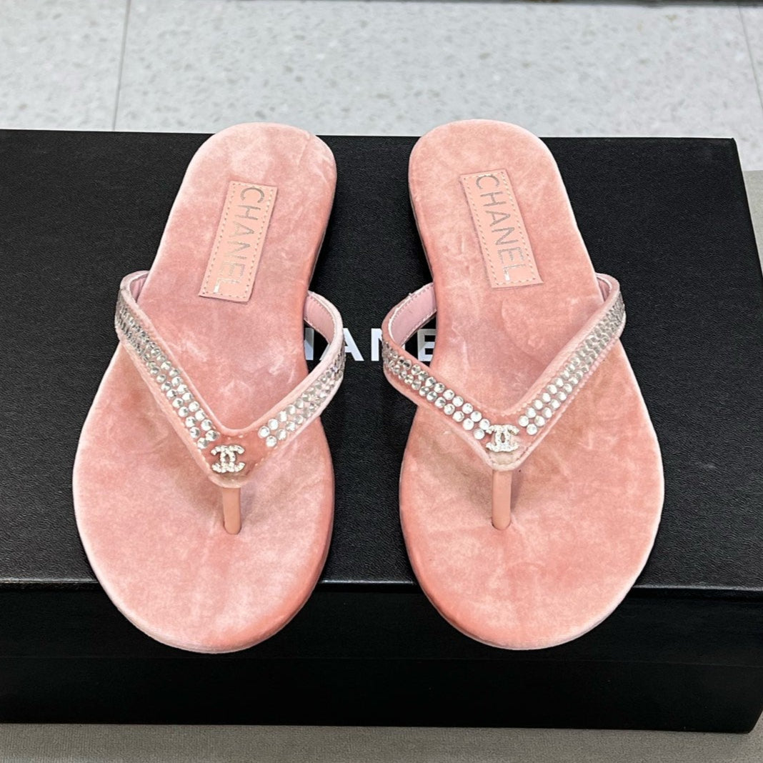 CRYSTAL THONG SANDAL IN FLAMINGO PINK SUEDE