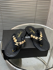 THONG SLIPPERS IN BLACK SOFT LEATHER WITH LOGO STICKER DETAIL