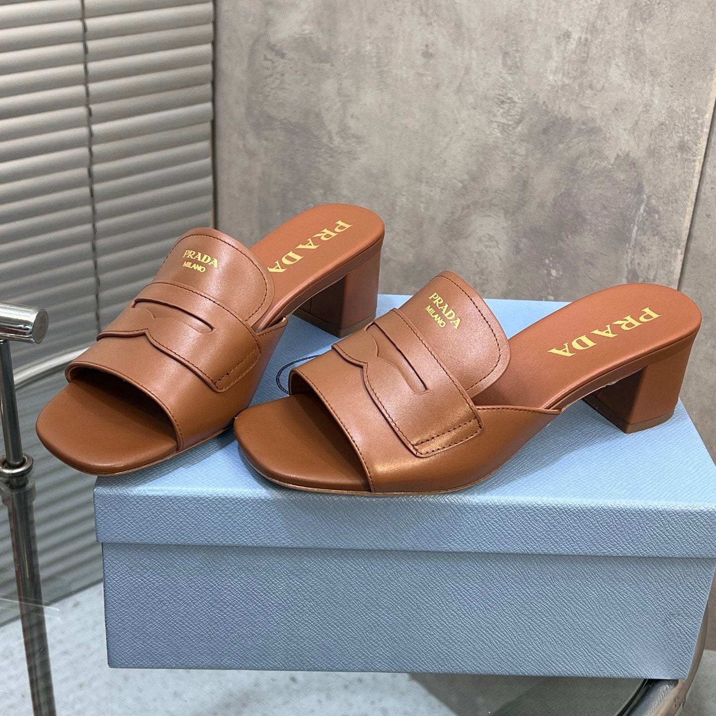 PRADA 26S BLOCK HEEL SLIDE SANDALS 60MM IN CARAMEL BROWN CALFSKIN WITH LOGO