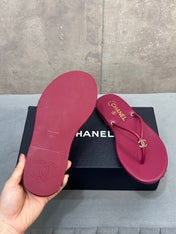 CHANEL 26S FLIP FLOPS IN RED CALFSKIN CC LOGO