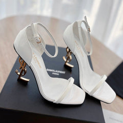 CLASSIC HIGH HEELS 10 CM IN WHITE PATENT CALFSKIN