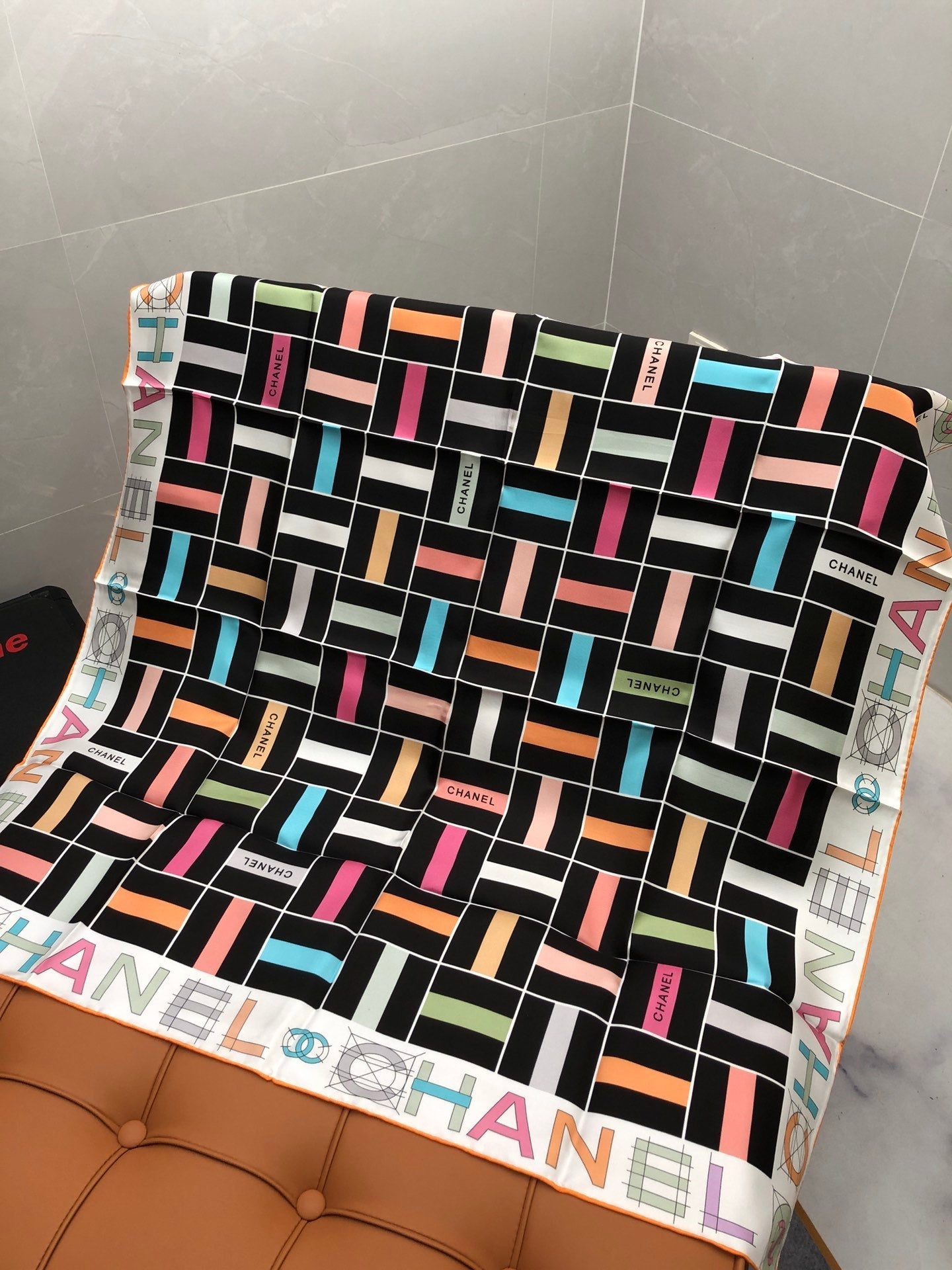 CHANEL 25S SCARF 90 IN SILK 704583