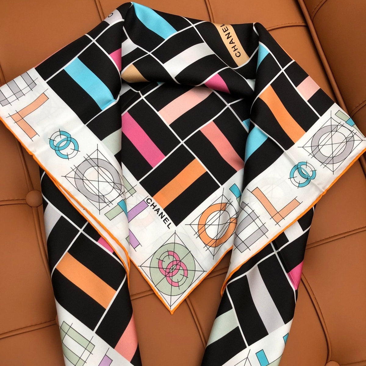 CHANEL 25S SCARF 90 IN SILK 704583