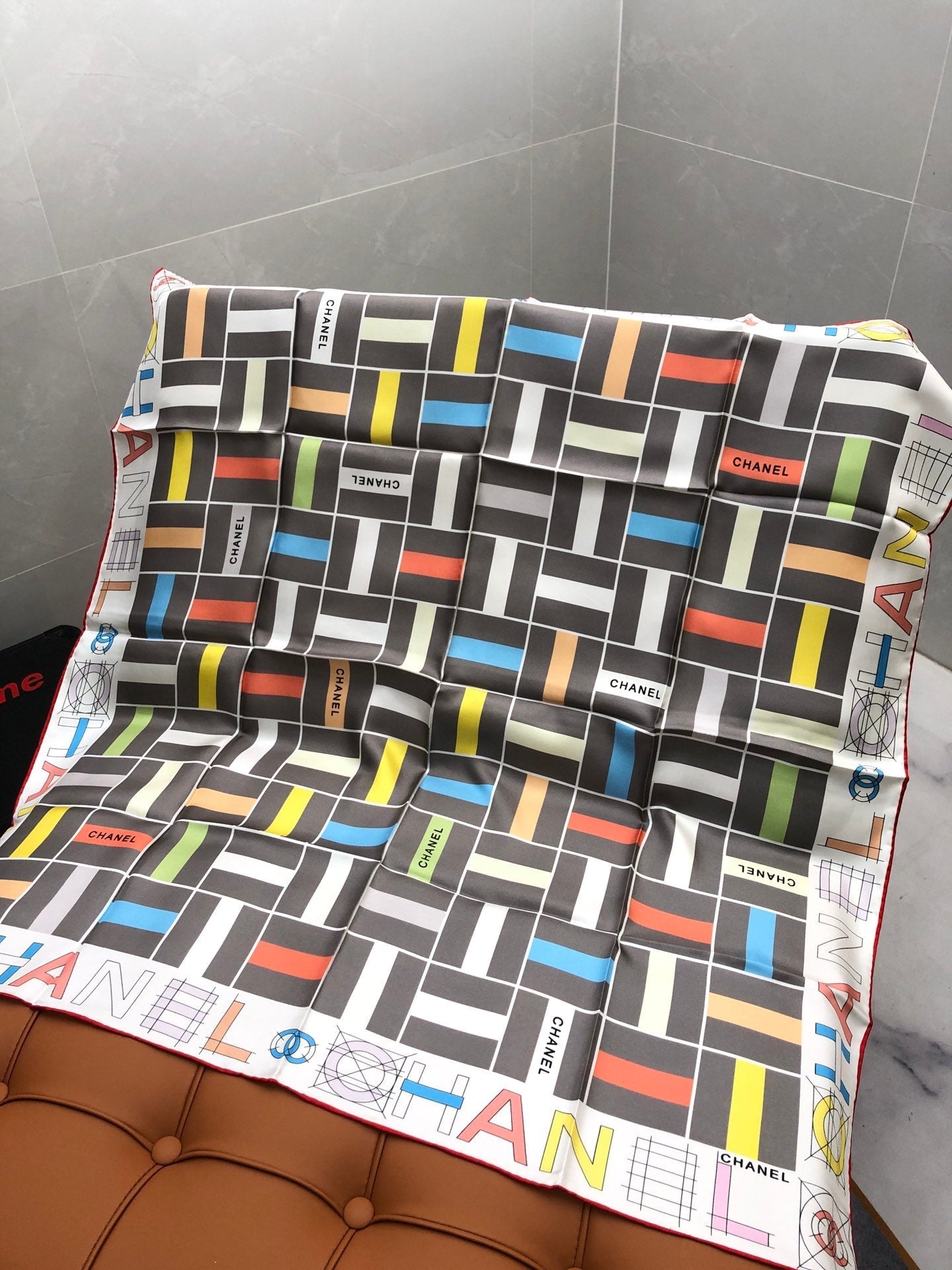 CHANEL 25S SCARF 90 IN SILK 704585