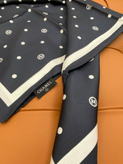 CHANEL 25S SCARF 90 IN SILK 704603