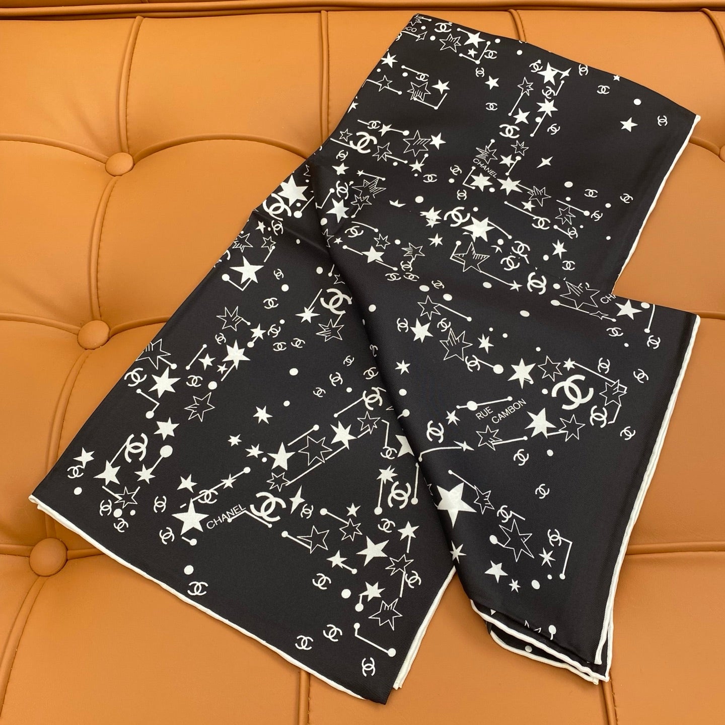 CHANEL 25S SCARF 90 IN SILK 704600