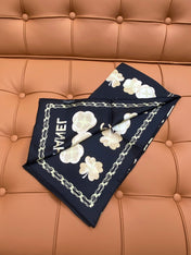 CHANEL 25S SCARF 90 IN SILK 703656