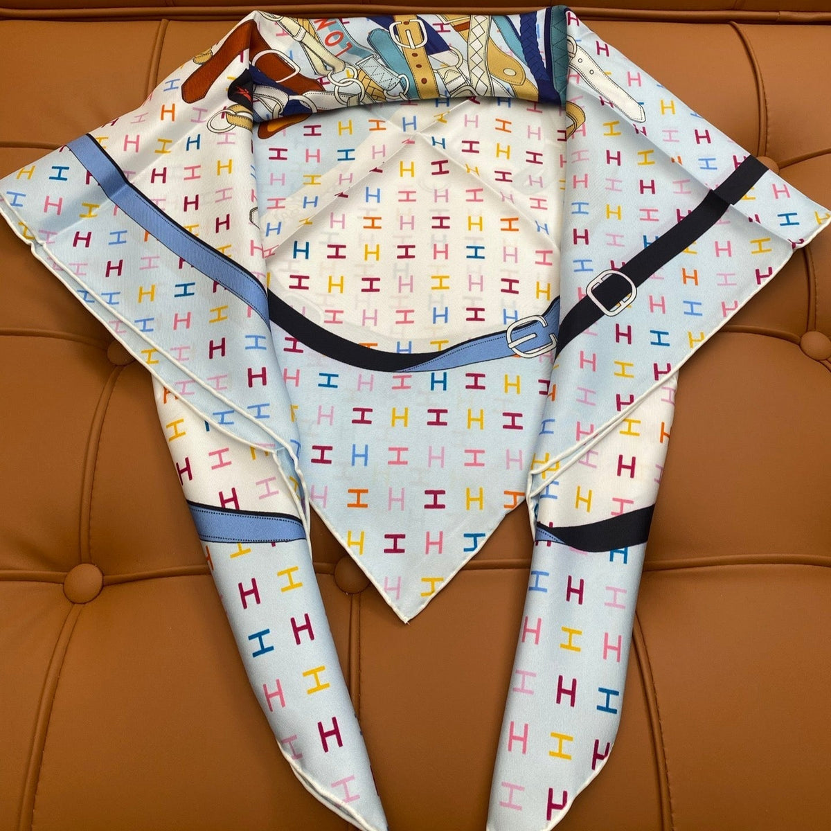 HERMES 25S SCARF 90 IN SILK 703681