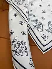 CHANEL 25S SCARF 90 IN SILK 703705