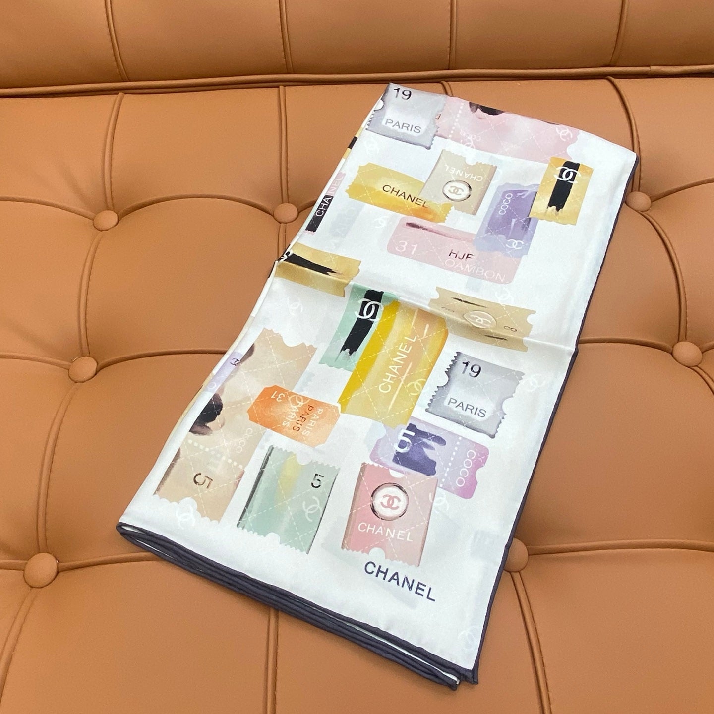 CHANEL 25S SCARF 90 IN SILK 703700