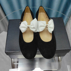 MARY JANE SHOES BLACK SUEDE WITH WHITE BOW