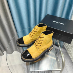 SHORT BOOTS IN GOLD YELLOW SUEDE AND BLACK SHEEPSKIN