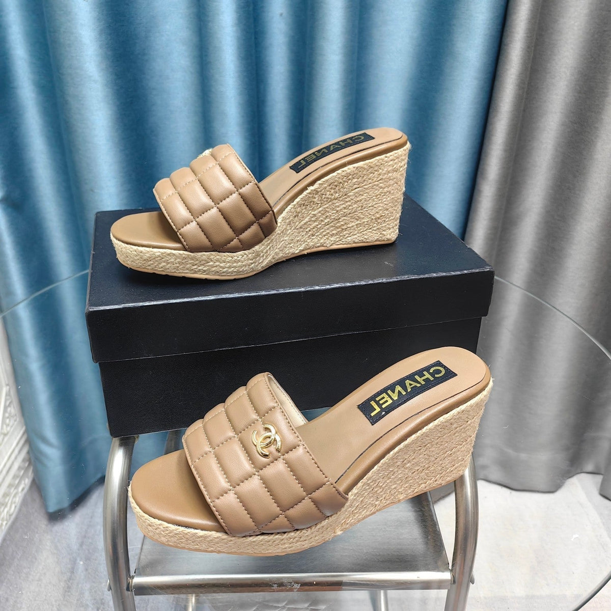 WEDGE CAMEL BEIGE SHEEPSKIN