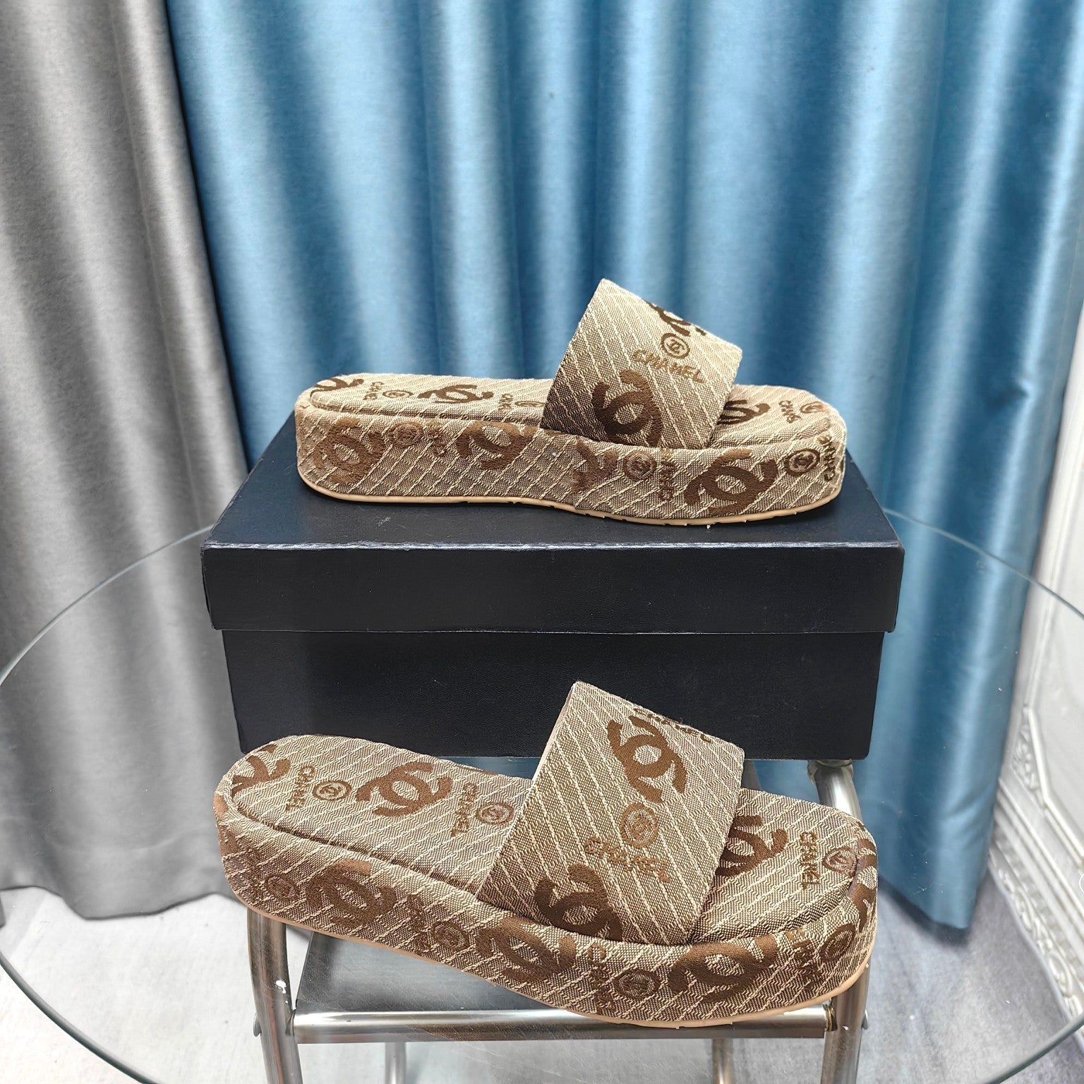 THICK-SOLE SLIPPERS PEANUT BROWN SATIN
