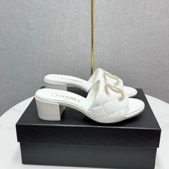CC HIGH HEEL 25S IN WHITE CALFSKIN WITH LOGO