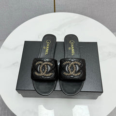 CC SLIDE SANDALS 25S IN BLACK CALFSKIN WITH LOGO