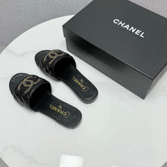 CC SLIDE SANDALS 25S IN BLACK CALFSKIN WITH LOGO