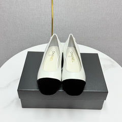 CC BALLET FLATS 25S IN WHITE LAMBSKIN AND BLACK SUEDE WITH PEARL HEEL