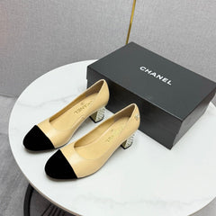 CC HIGH HEEL 25S IN BEIGE LAMBSKIN AND BLACK SUEDE WITH PEARL HEEL STYLE 1