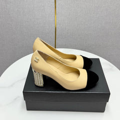 CC HIGH HEEL 25S IN BEIGE LAMBSKIN AND BLACK SUEDE WITH PEARL HEEL STYLE 1