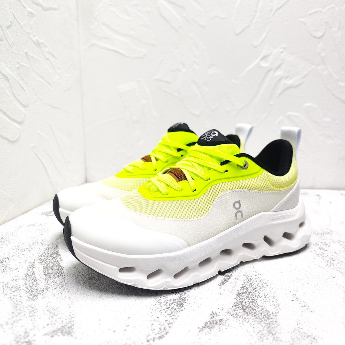 CLOUDTILT 2.0 SNEAKER NEON YELLOW MIX PALE GRAY CALFSKIN AND BREATHABLE MESH