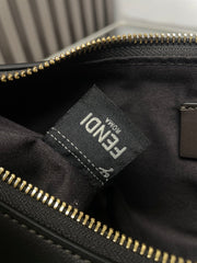 FENDIGRAPHY MEDIUM 29 IN BLACK SMOOTH LAMBSKIN GOLD HARDWARE