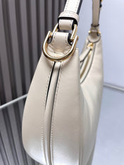 FENDIGRAPHY MEDIUM 29 IN WHITE SMOOTH LAMBSKIN GOLD HARDWARE