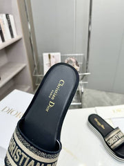 CD DWAY PLATFORM SLIDE IN BLACK AND WHITE COTTON STRIPED SOLE