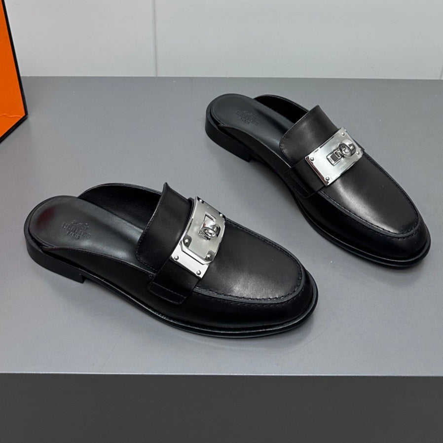 0Z MULE IN BLACK LAMBSKIN