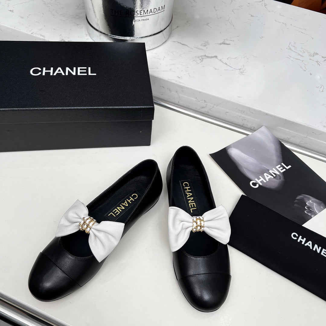 CHANEL 25S MARY JANES IN BLACK CALFSKIN WITH WHITE BOW GOLD HARDWRE