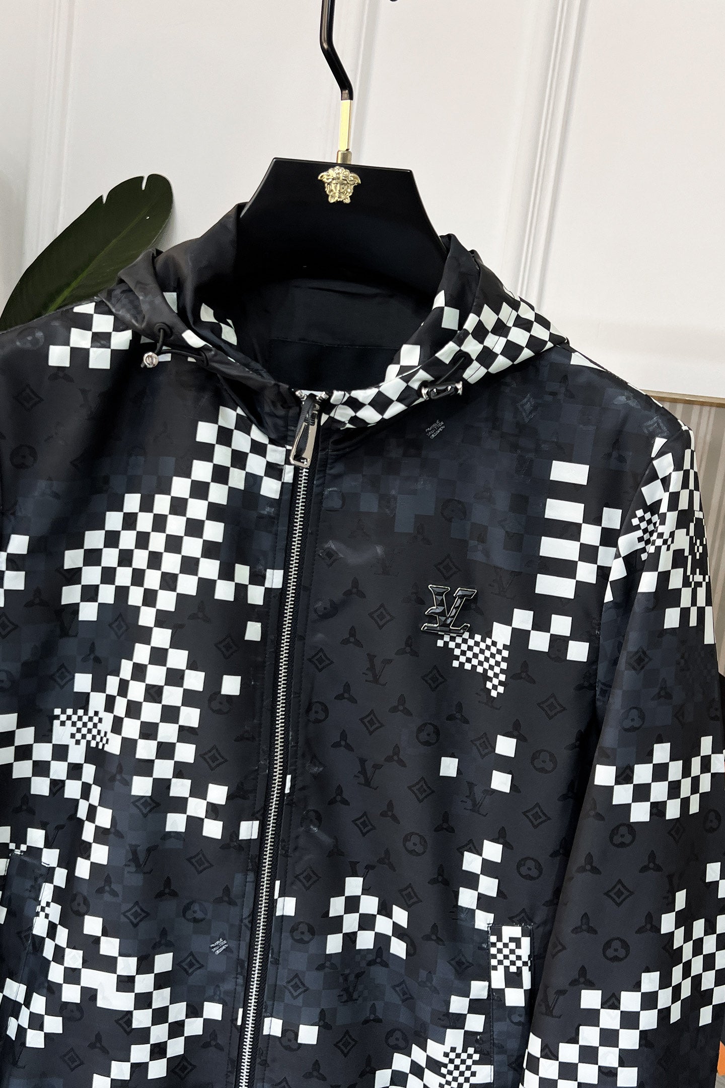 LV HOODED JACKET BLACK AND WHITE DAMIER 239118
