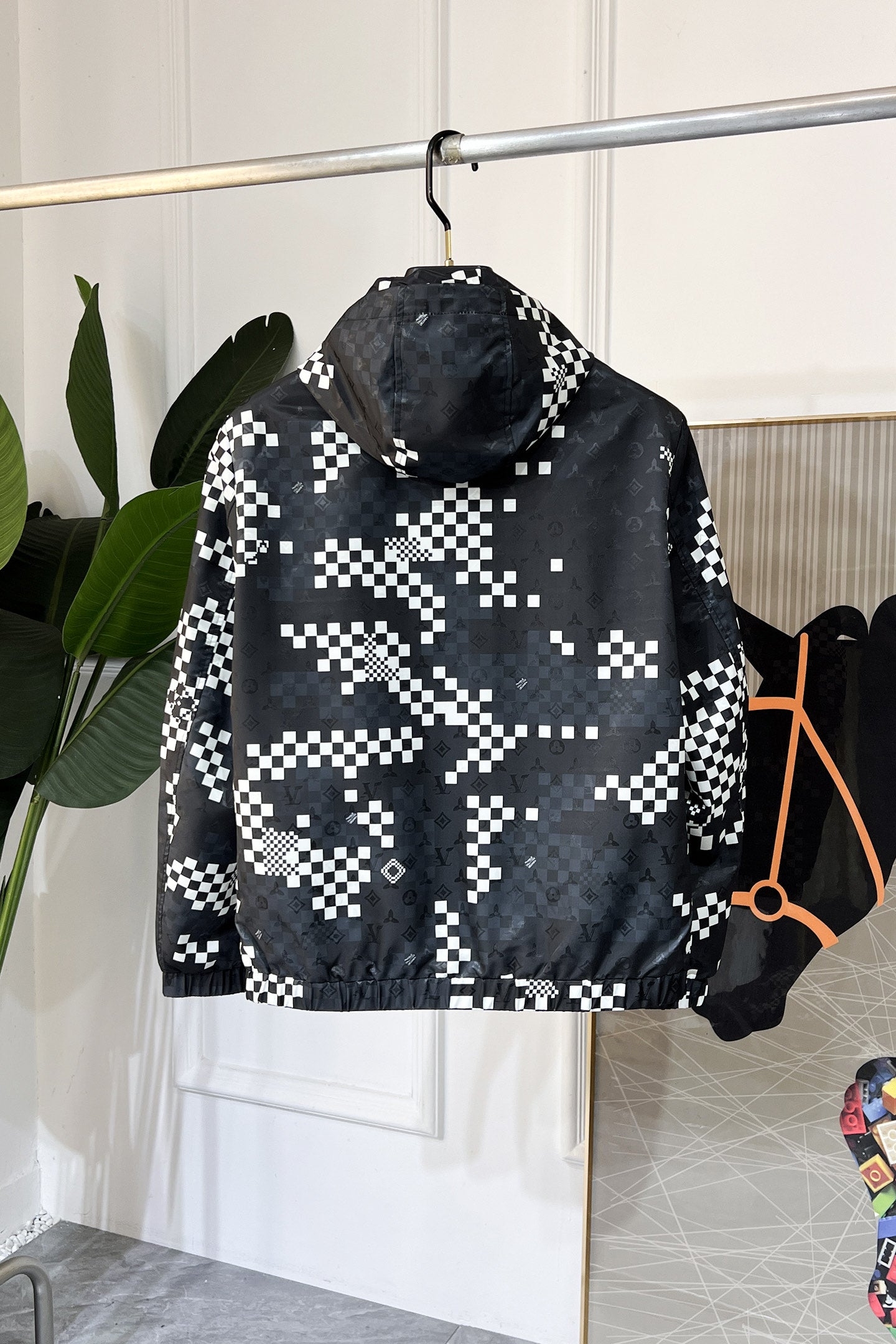 LV HOODED JACKET BLACK AND WHITE DAMIER 239118