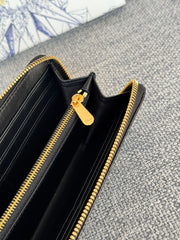 VERTICAL LONG ZIP WALLET 20 IN BLACK QUILTED ALLOVER CALFSKIN