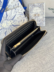 VERTICAL LONG ZIP WALLET 20 IN BLACK QUILTED ALLOVER CALFSKIN
