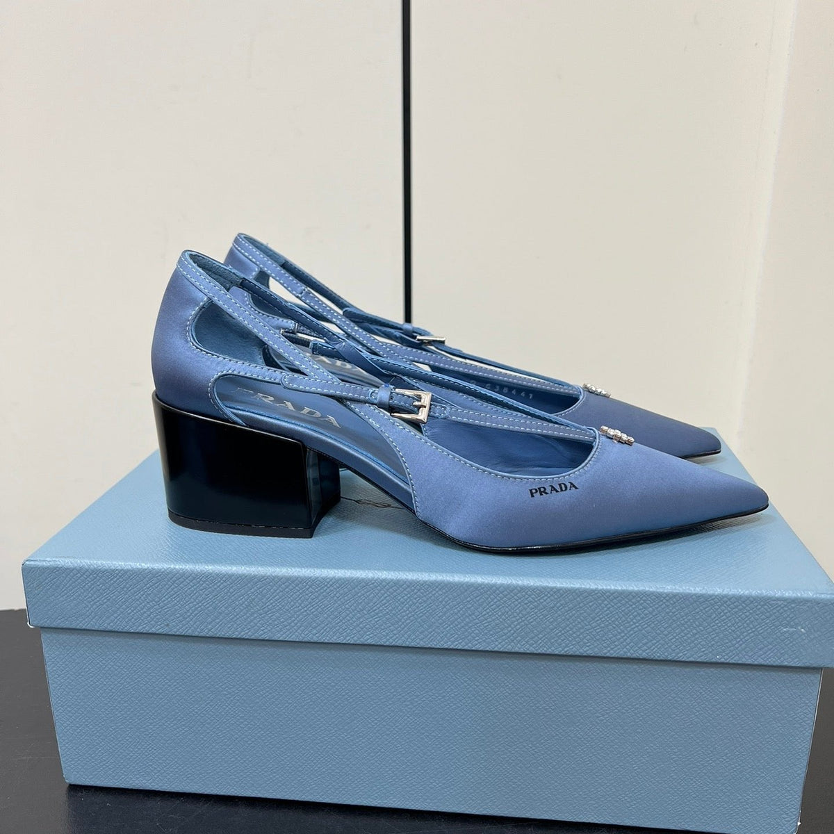 CUT-OUT PUMPS WITH BEAD BUCKLE IN PERANO BLUE SATIN
