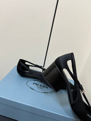 CUT-OUT PUMPS WITH BEAD BUCKLE IN BLACK SATIN