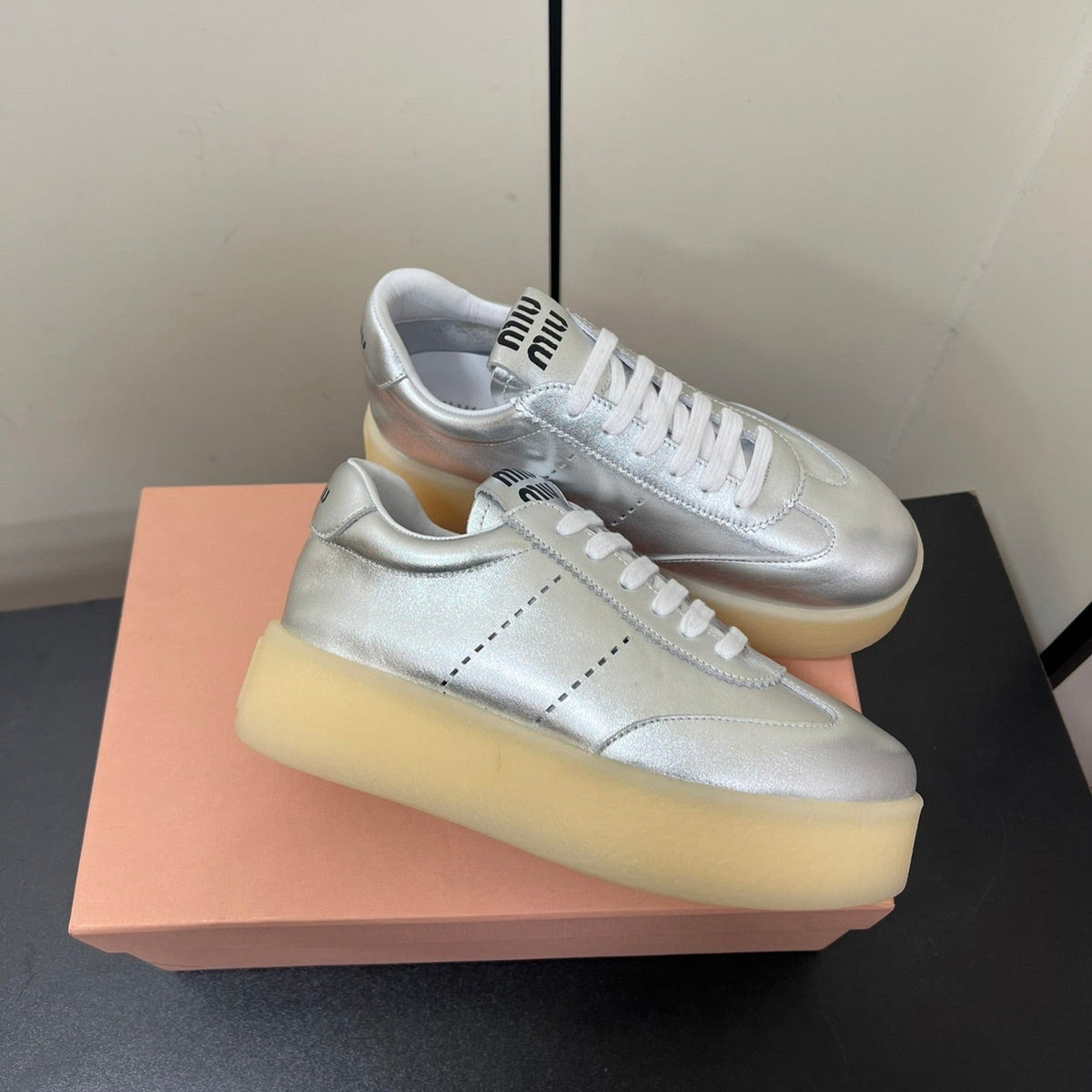 THICK-SOLED RETRO SNEAKERS IN SILVER METALLIC SMOOTH LAMBSKIN