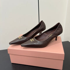 POINTED-TOE MID HEEL PUMPS IN CHOCOLATE SMOOTH LAMBSKIN