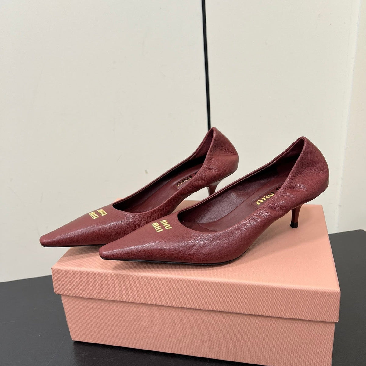 POINTED-TOE MID HEEL PUMPS IN TERRACOTTA SMOOTH LAMBSKIN