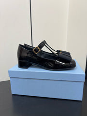 BOW MARY JANE PUMPS WITH T-STRAP IN BLACK GLOSSY CALFSKIN
