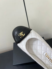 CC BALLET FLAT 25SS IN WHITE MIX BLACK LAMBSKIN WITH GOLD HARDWARE