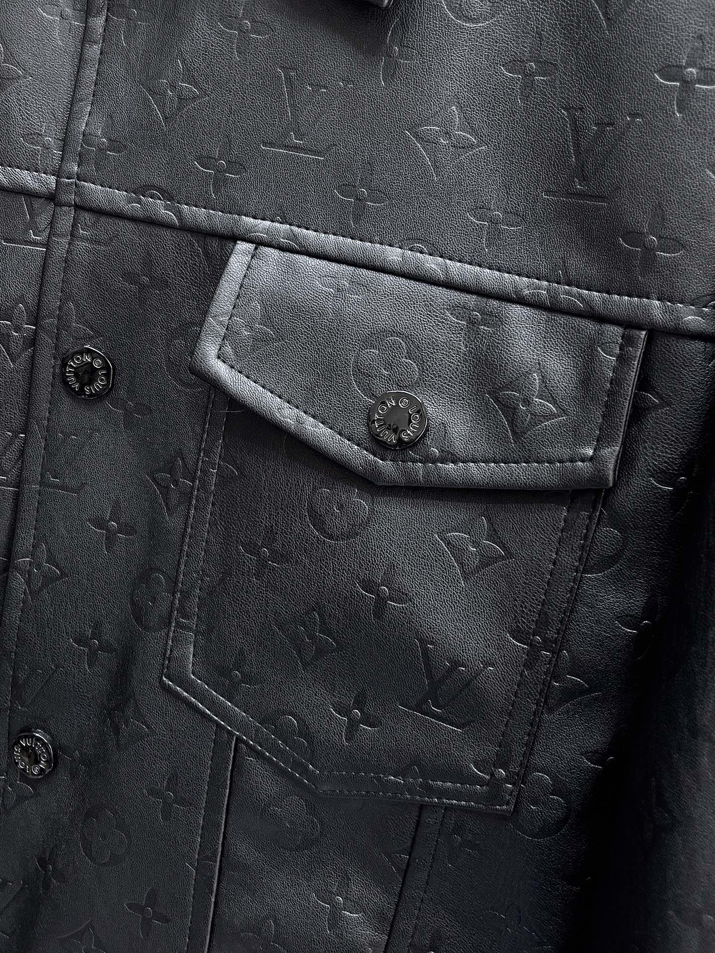 LV BLACK CALFSKIN JACKET 239566