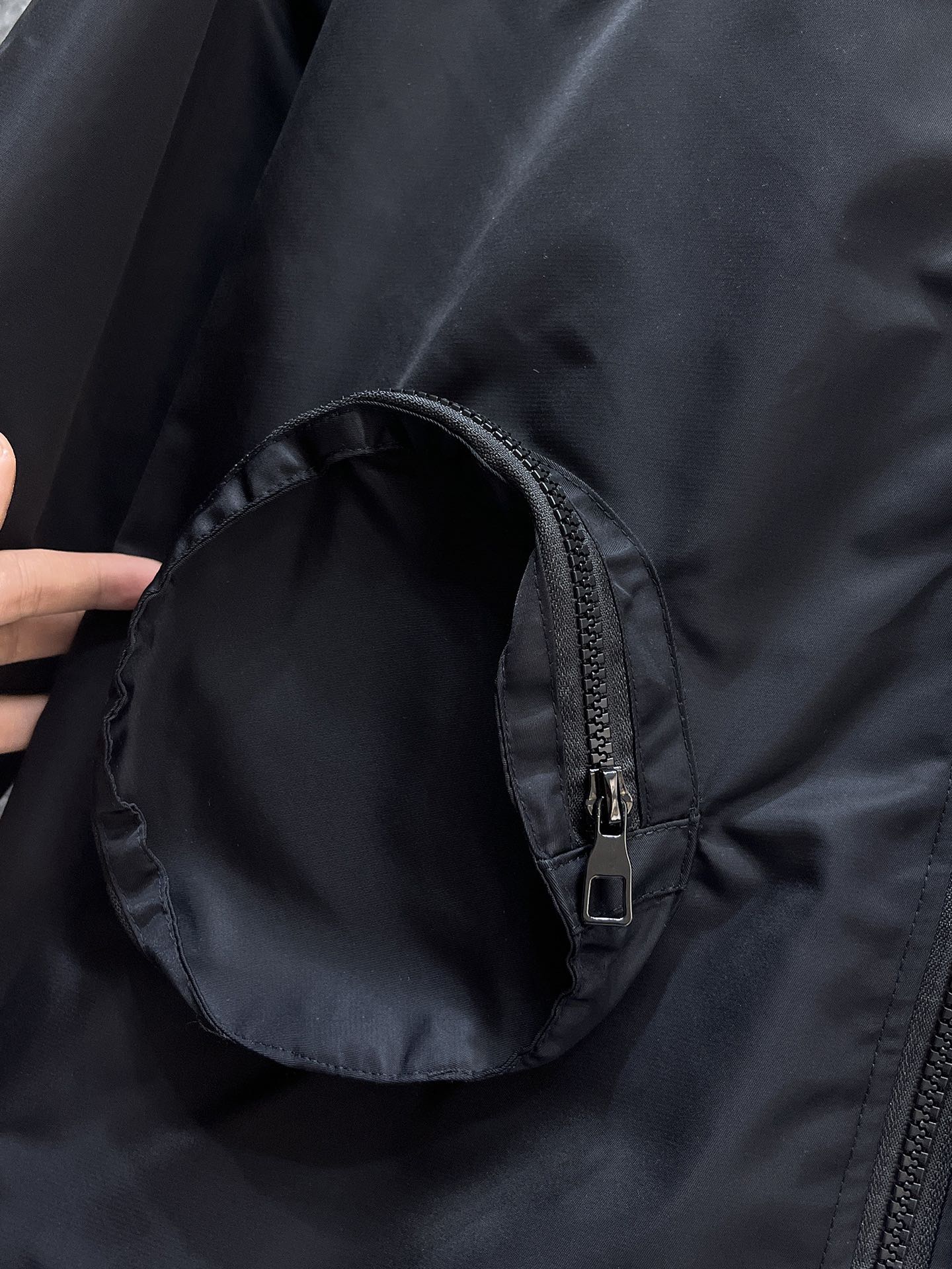 LV BLACK JACKET 239556